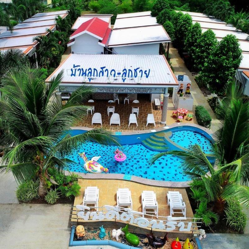 Baanloksouylokchay Hotel HHQ Buitenkant foto
