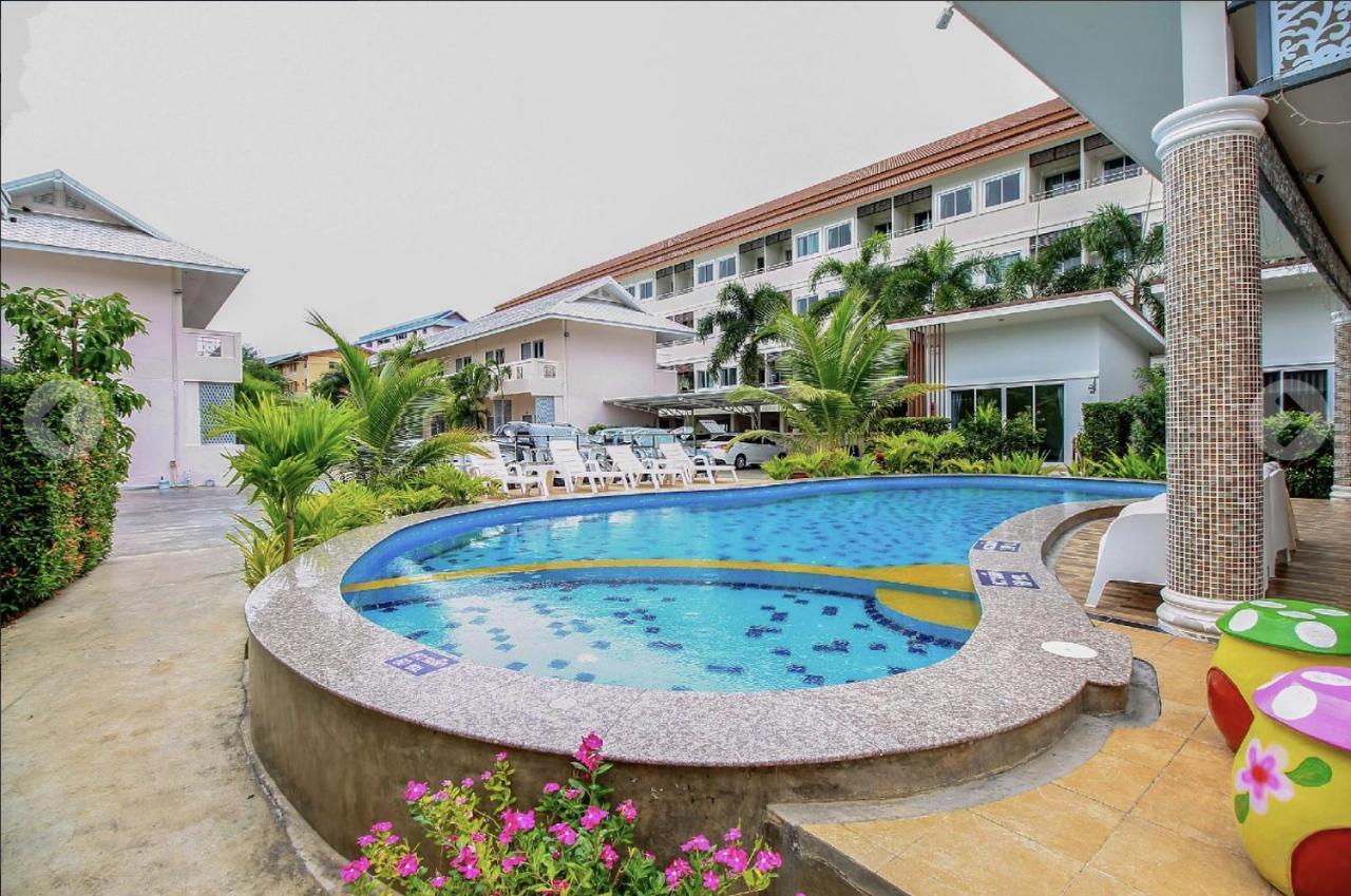 Baanloksouylokchay Hotel HHQ Buitenkant foto