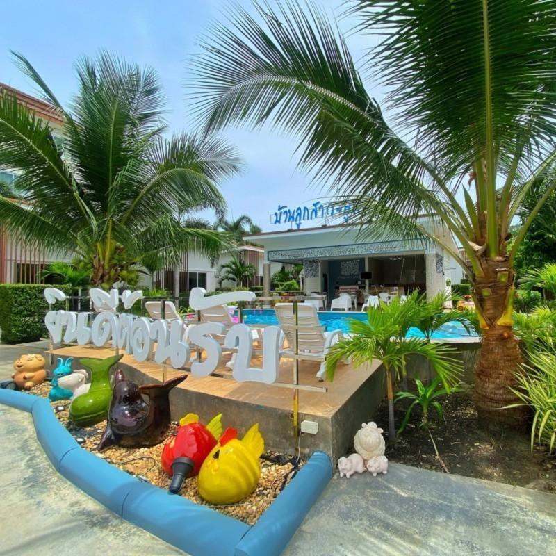 Baanloksouylokchay Hotel HHQ Buitenkant foto
