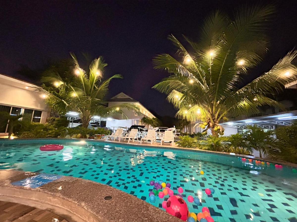 Baanloksouylokchay Hotel HHQ Buitenkant foto