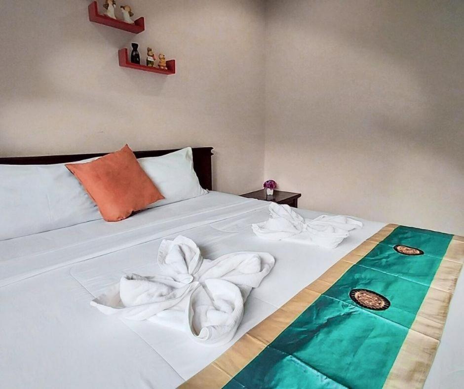 Baanloksouylokchay Hotel HHQ Kamer foto