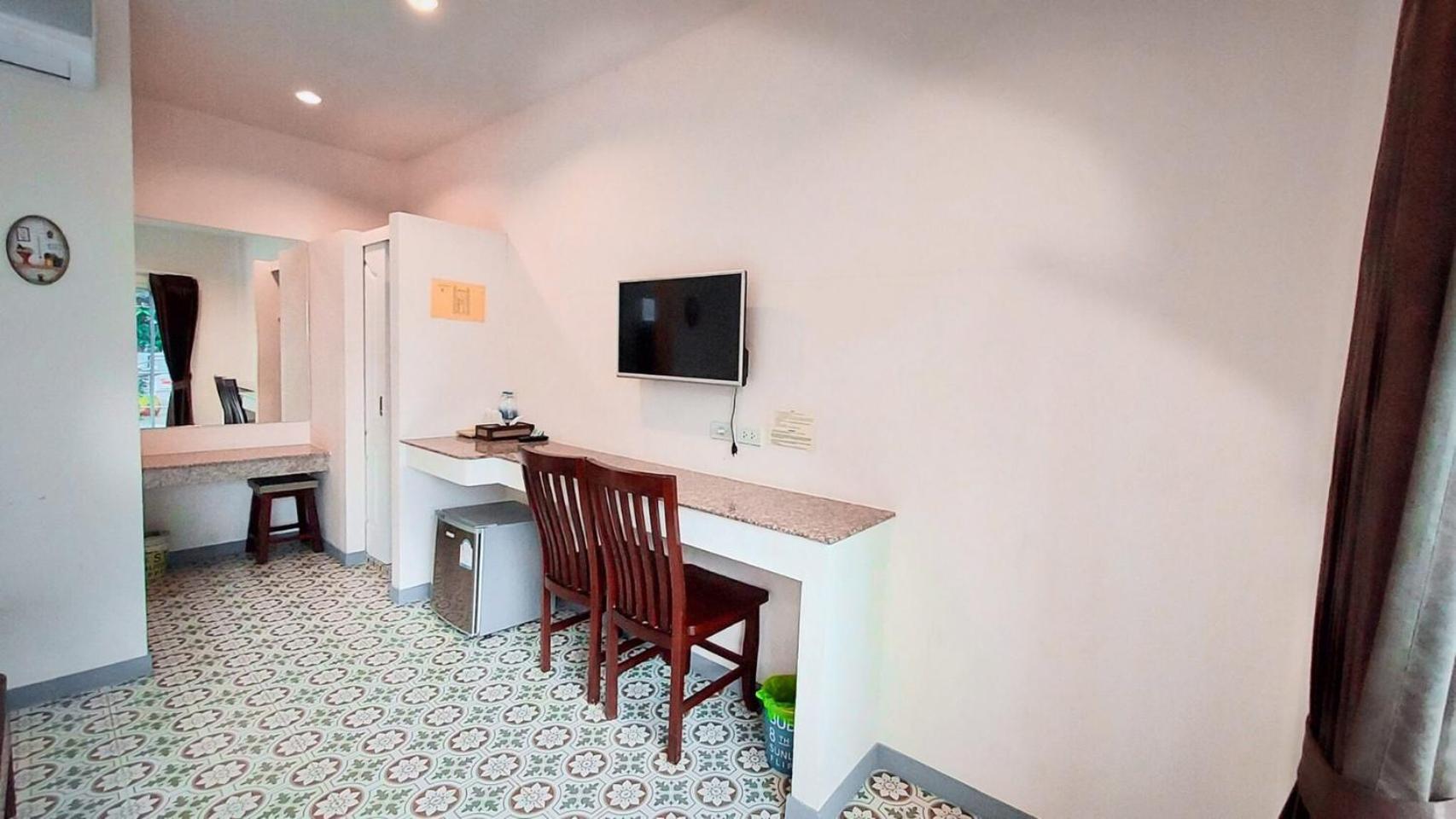 Baanloksouylokchay Hotel HHQ Kamer foto